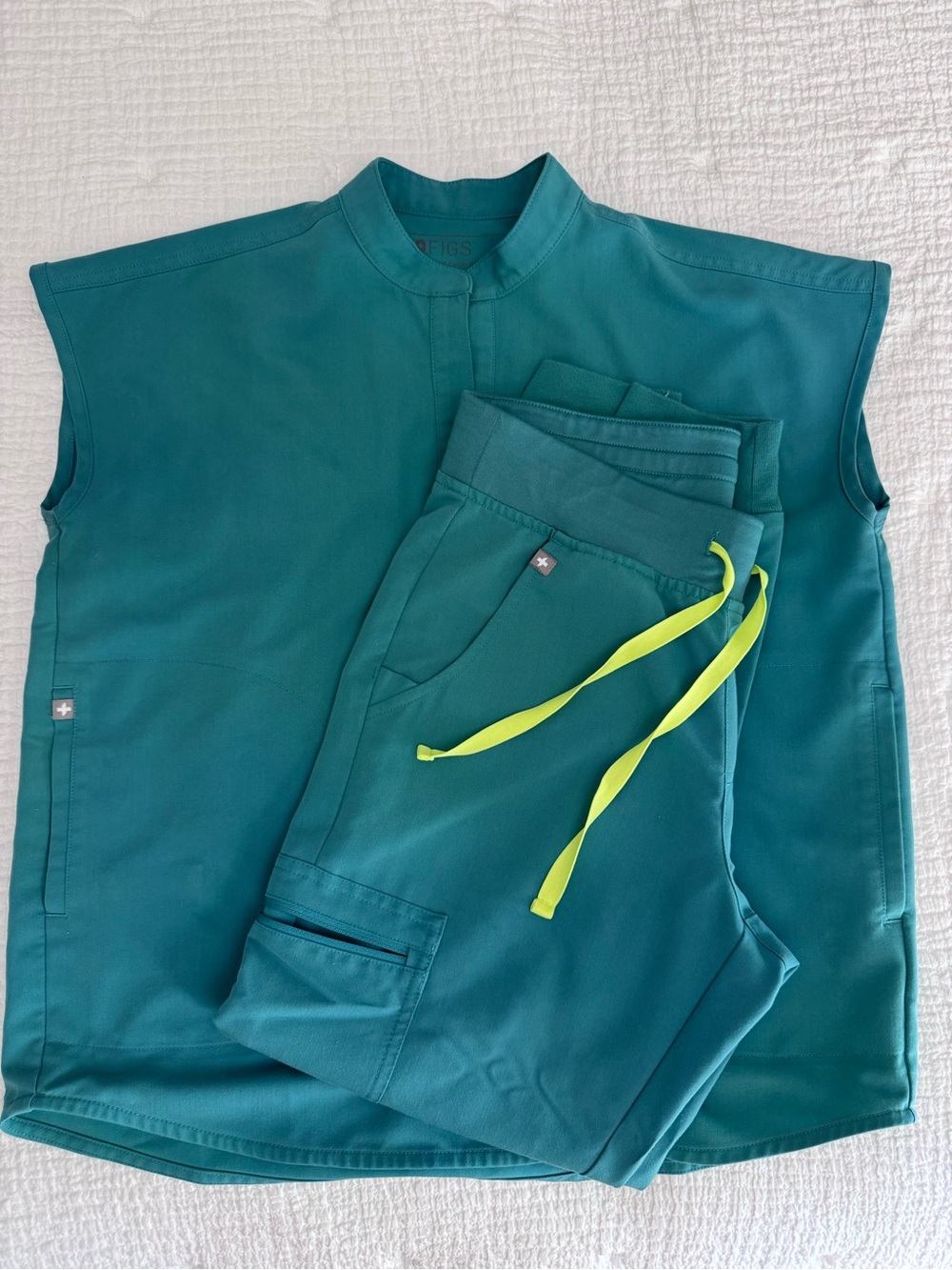 Figs Cactus XXS Rafaela top Sm Petite Zamora jogger